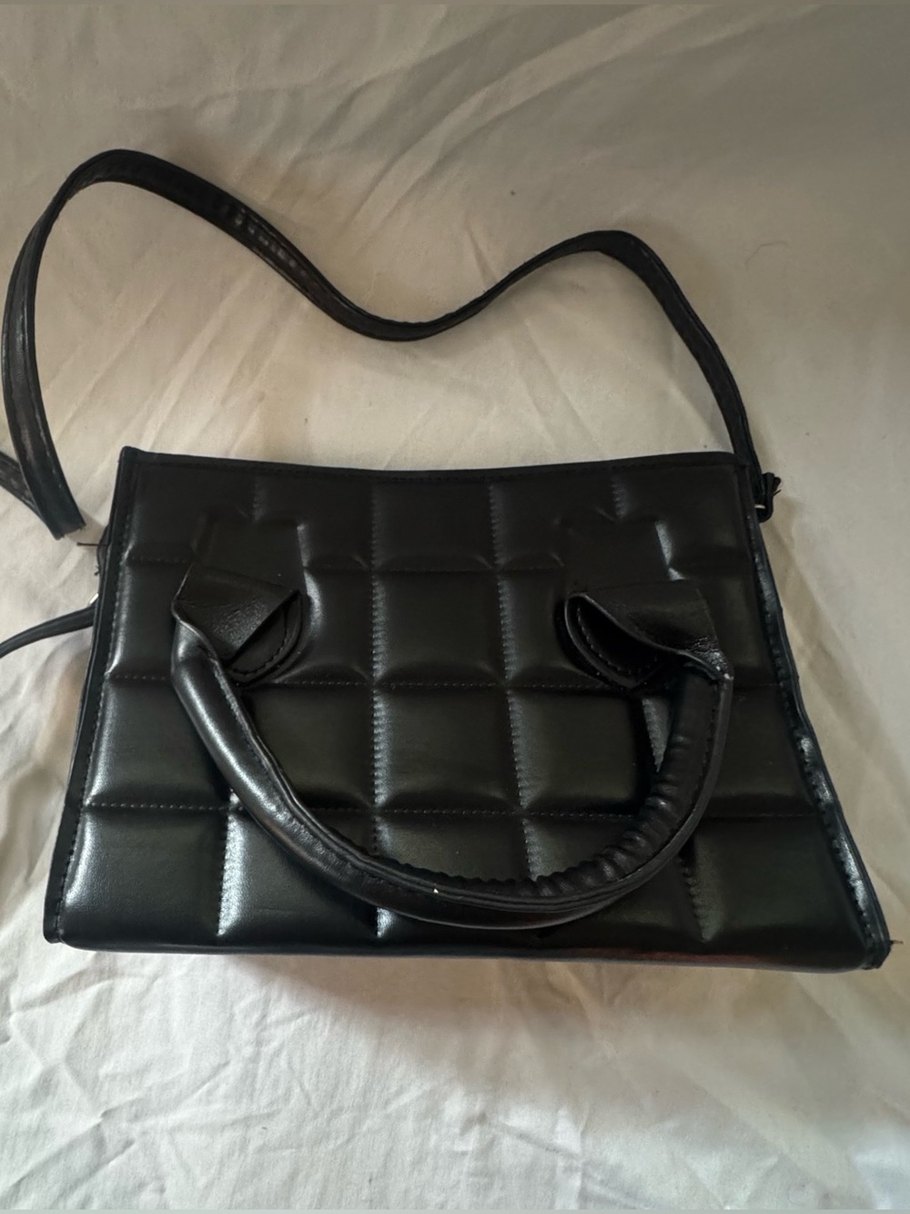 Black Quilted Women's Shoulder Bag - Sleek Everyday Tote